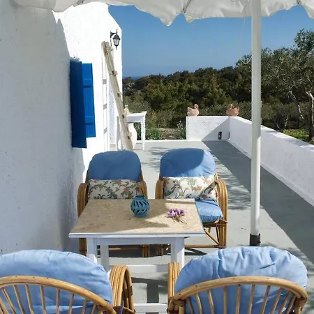 Unique & Restored Karpathian House בית נופש