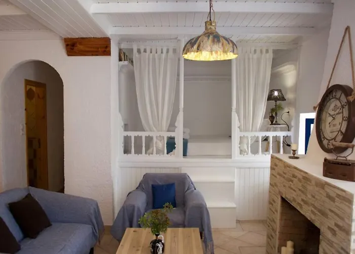 Unique & Restored Karpathian House Semesterbostad
